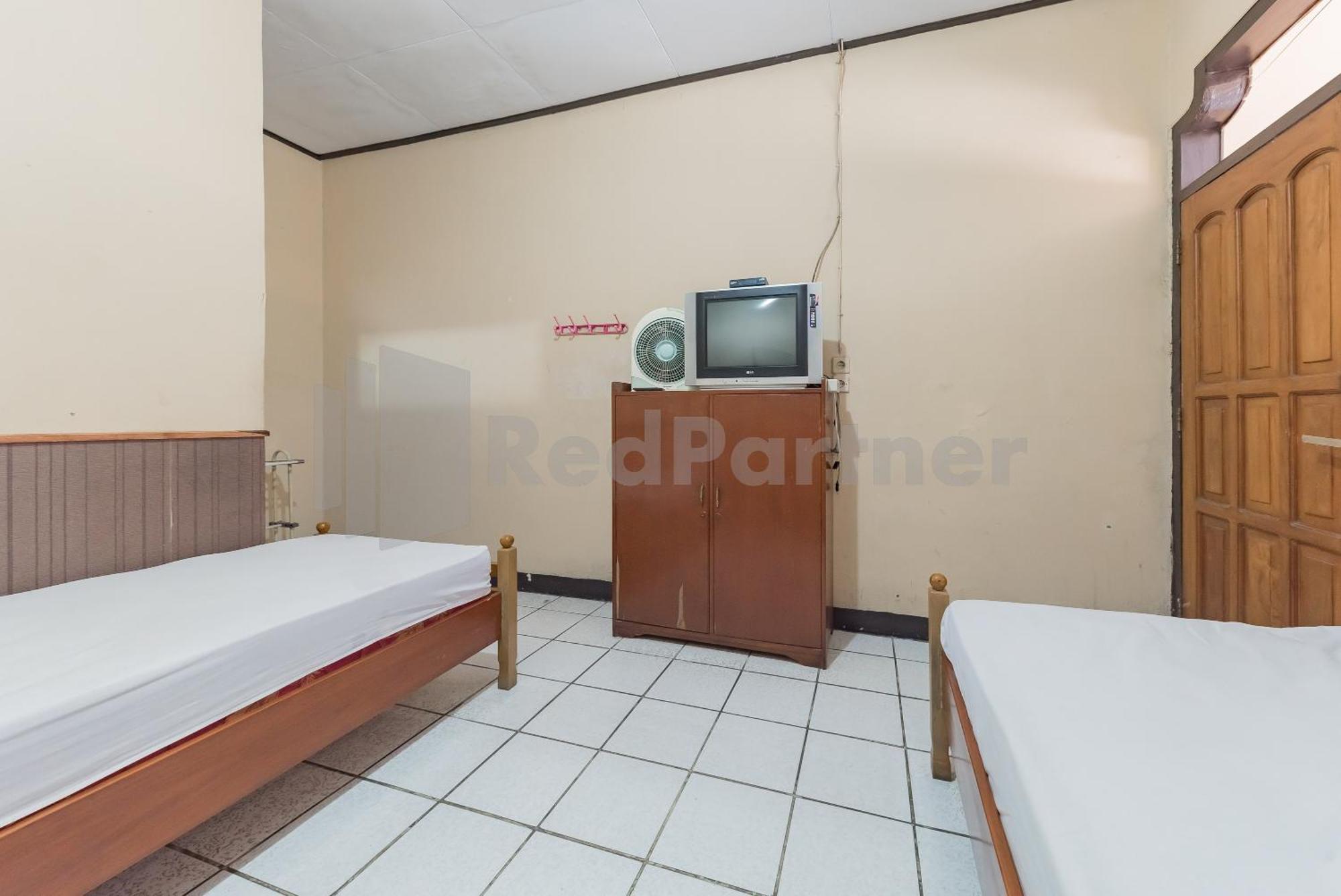 Homestay Pkpn Garut Mitra Reddoorz Esterno foto