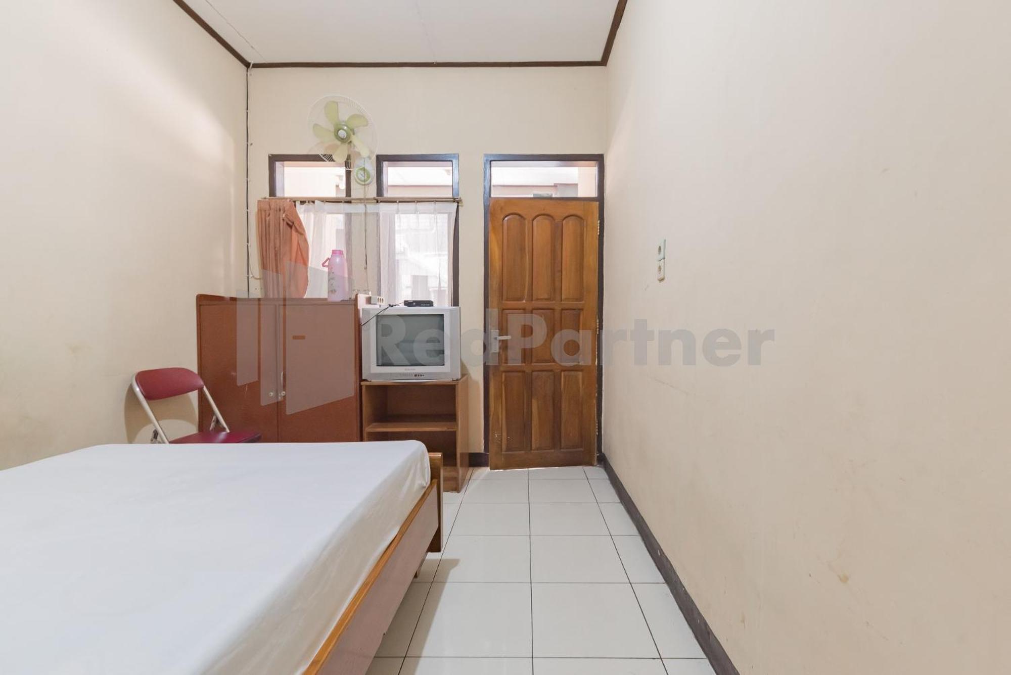 Homestay Pkpn Garut Mitra Reddoorz Esterno foto