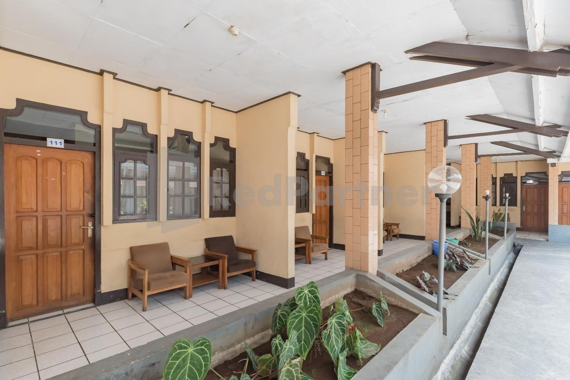 Homestay Pkpn Garut Mitra Reddoorz Esterno foto