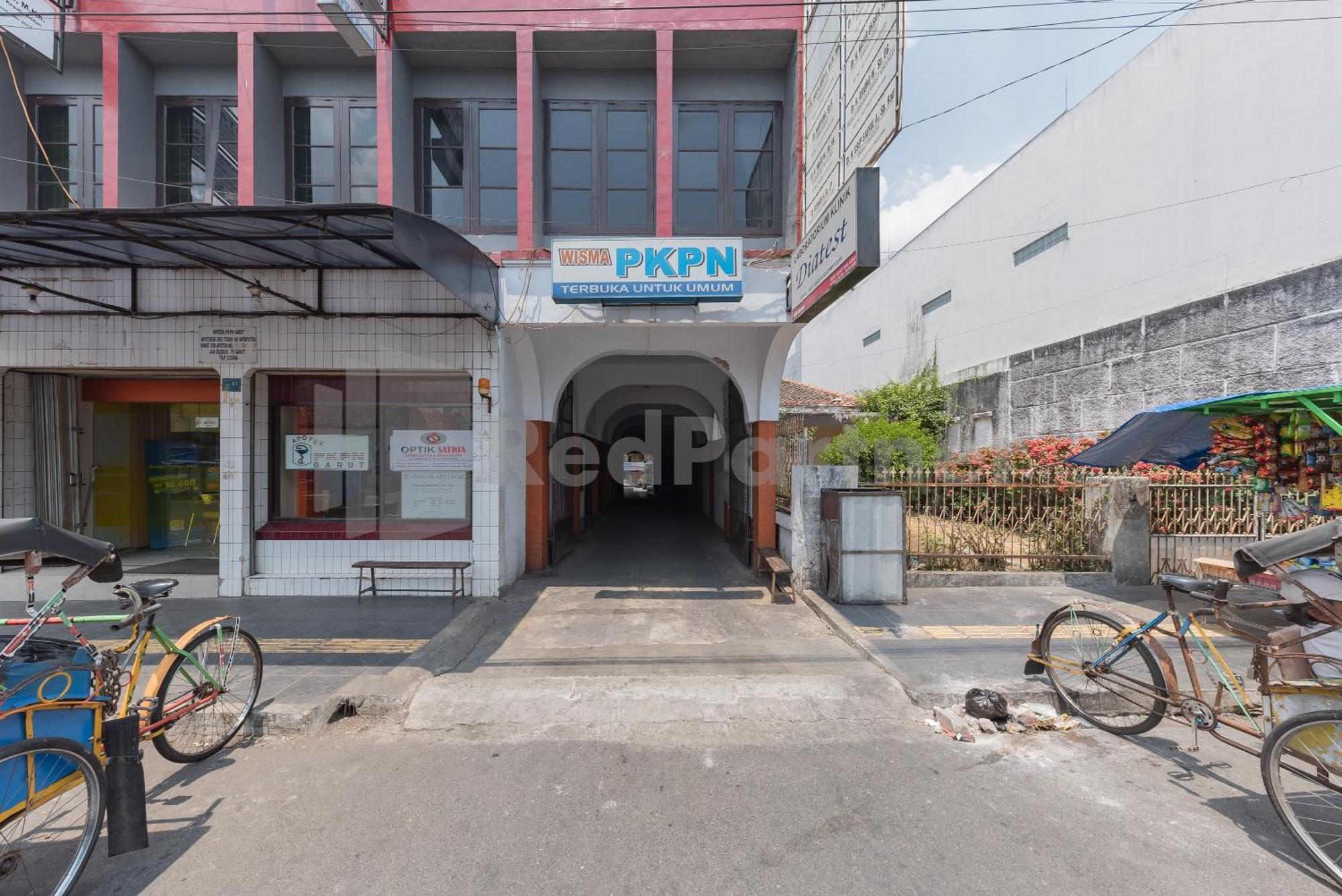 Homestay Pkpn Garut Mitra Reddoorz Esterno foto